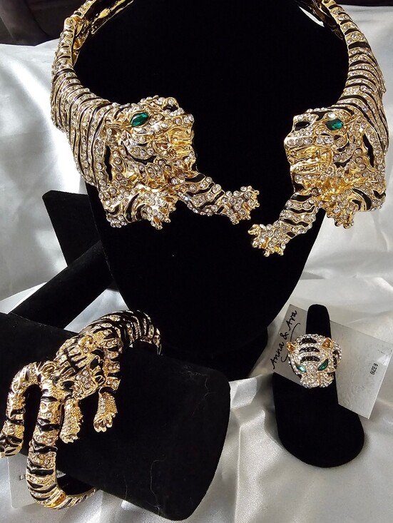 Natasha Couture Jewelry - NWT Tiger Statement Jewelry Set Natasha Necklace & Bracelet Anna & Ava Ring Sz 8